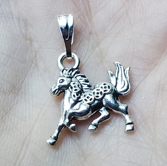 New Silver Celtic Horse Celtic Charm - Picture 1 of 8